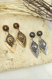 Engraved tribal detail dangle earring